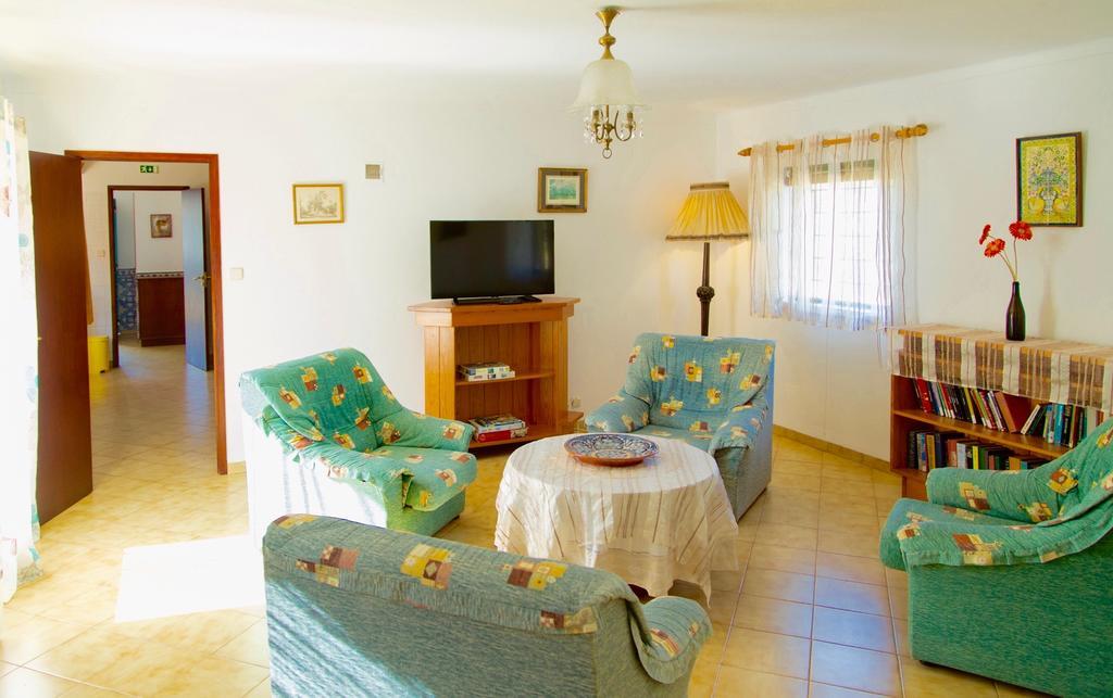 Villa Markadia à Odivelas  Extérieur photo